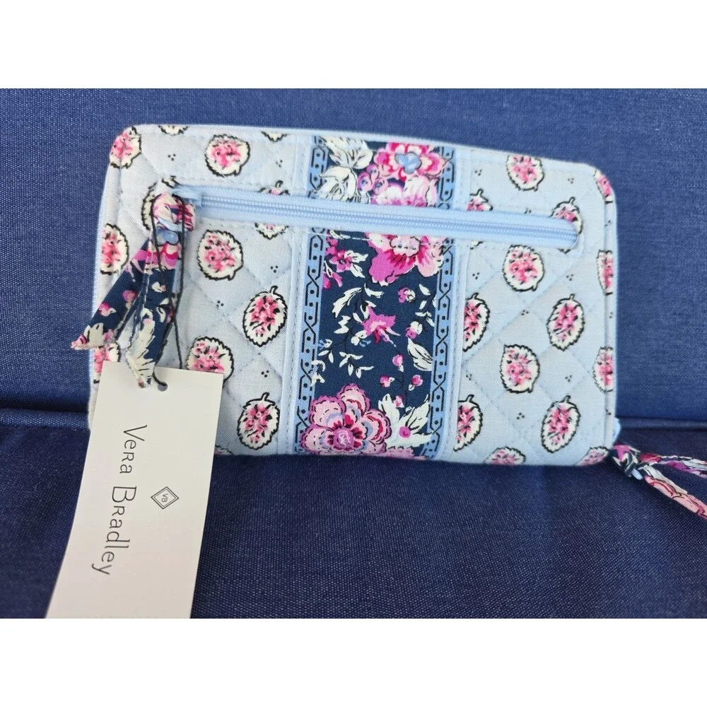 NWT Vera Bradley RFID Turnlock Wallet - Magnifique Leaf Pattern New